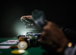 How to make money gambling online?